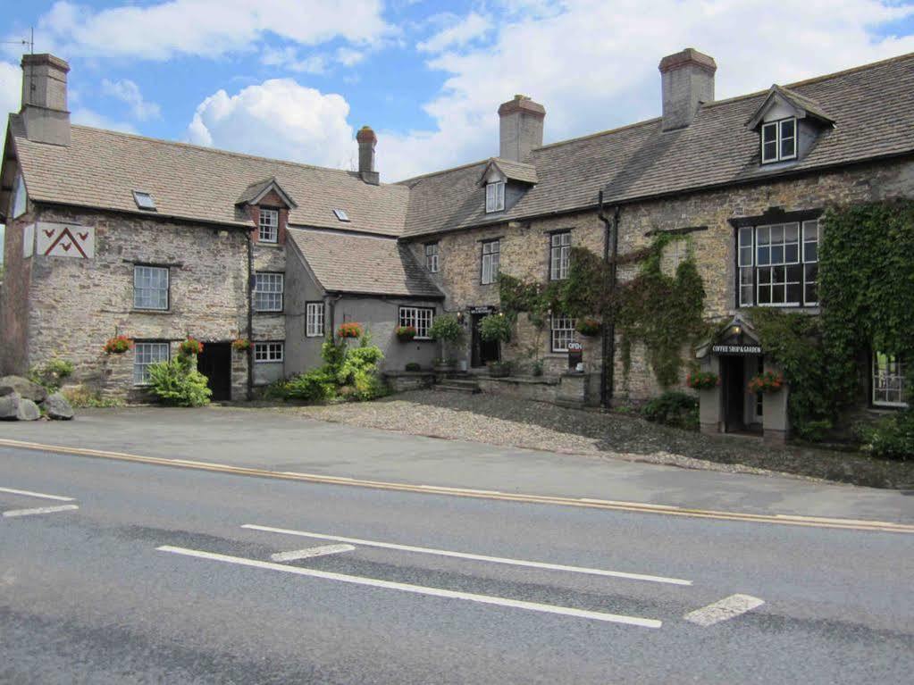 The Three Cocks Coaching Inn Glasbury Exterior foto
